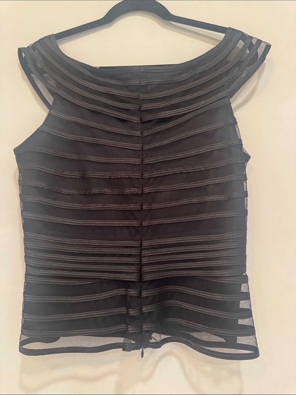 Sandra Darren Size 12 Black Dressy Detail Top - Picture 9 of 13